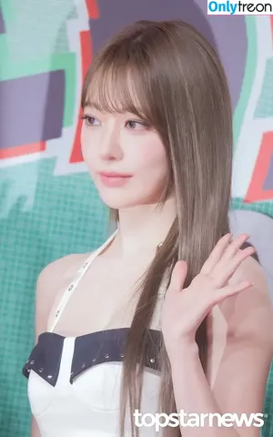 Sakura Miyawaki 宮脇 咲良 / 39saku_chan / LESSERAFIM nude photo #0048