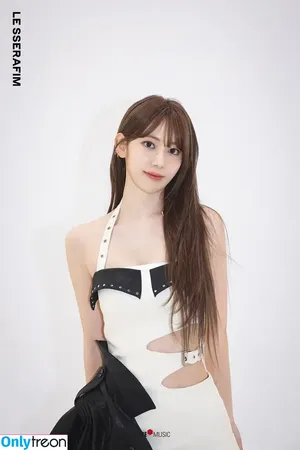 Sakura Miyawaki 宮脇 咲良 / 39saku_chan / LESSERAFIM nude photo #0067