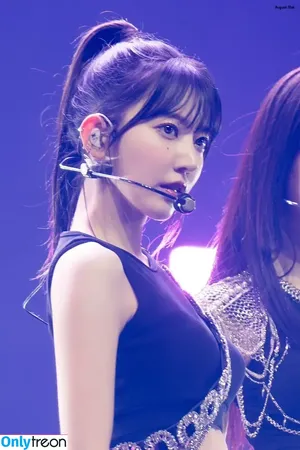 Sakura Miyawaki 宮脇 咲良 / 39saku_chan / LESSERAFIM фото голая #0111