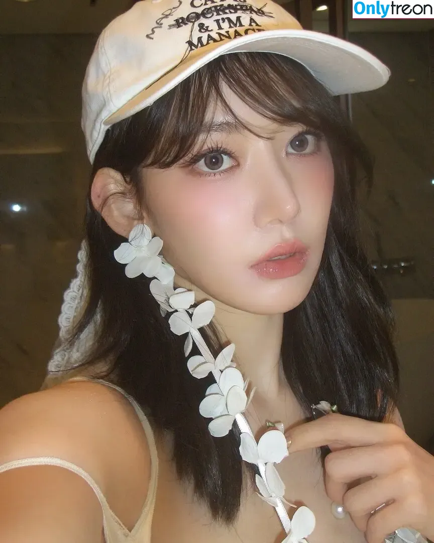 Sakura Miyawaki 宮脇 咲良 nude photo #0098 (39saku_chan / LESSERAFIM)