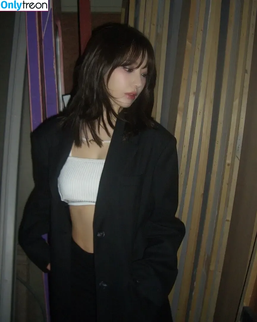 Sakura Miyawaki 宮脇 咲良 nude photo #0101 (39saku_chan / LESSERAFIM)