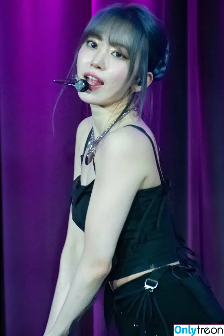 Sakura Miyawaki 宮脇 咲良 nude photo #0118 (39saku_chan / LESSERAFIM)
