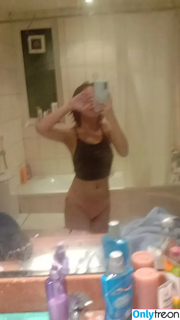Sakurafishyy nude photo #0002 (fishyyfish)