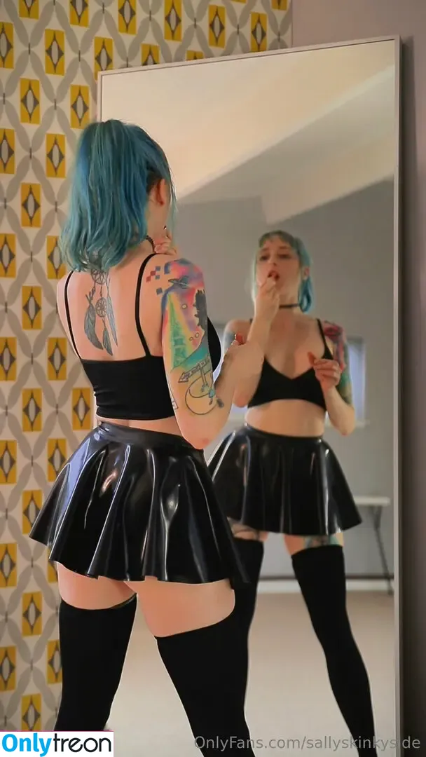 sallyskinkyside голая photo #0342 (salikinsidek_official)