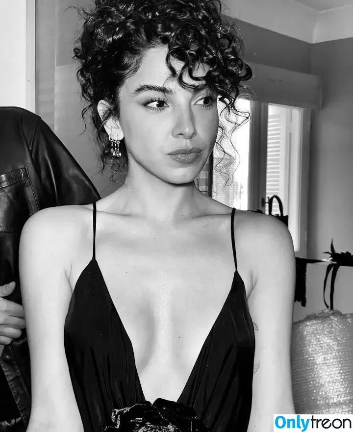 Salma Abu Deif nude photo #0048 (salmaabudeif)