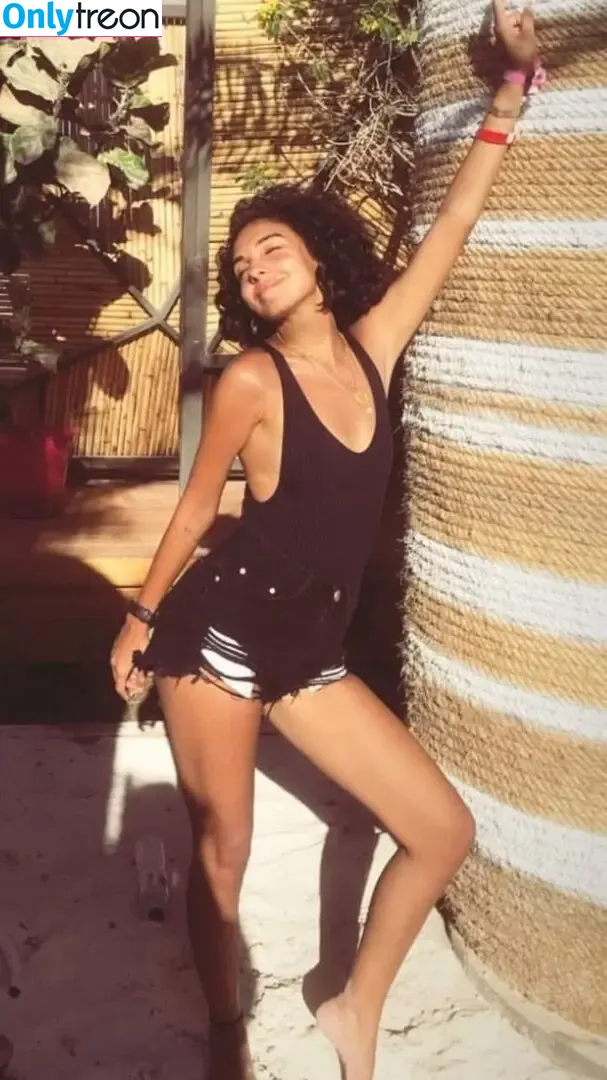 Salma Abu Deif nude photo #0144 (salmaabudeif)