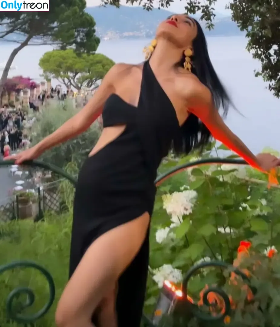 Salma Abu Deif nude photo #0154 (salmaabudeif)