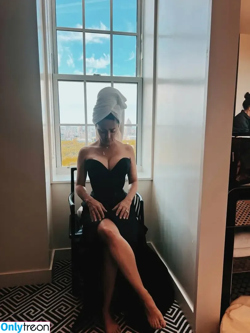 Salma Hayek nude photo #3899 (salmahayek)