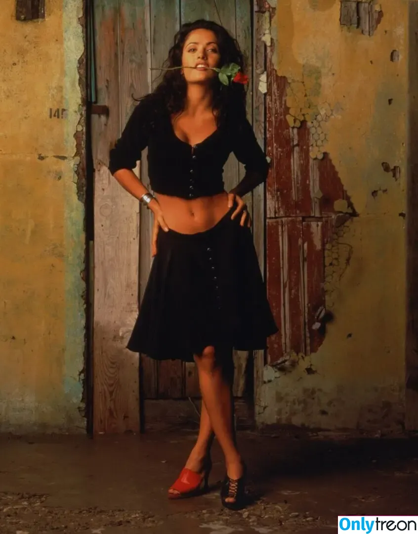 Salma Hayek голая photo #3910 (salmahayek)