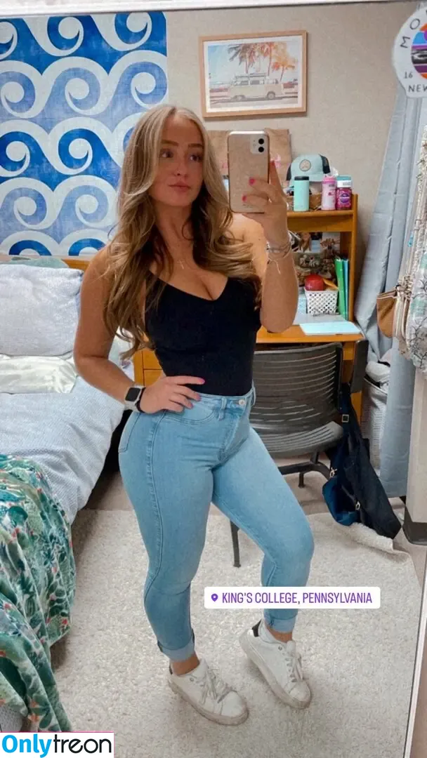 Sam Ahearn nude photo #0032 (samahearn_)