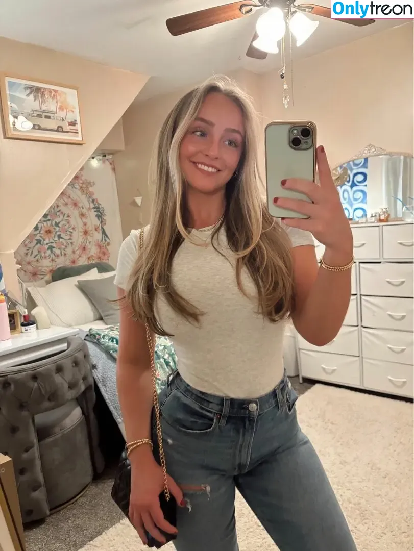 Sam Ahearn nude photo #0035 (samahearn_)