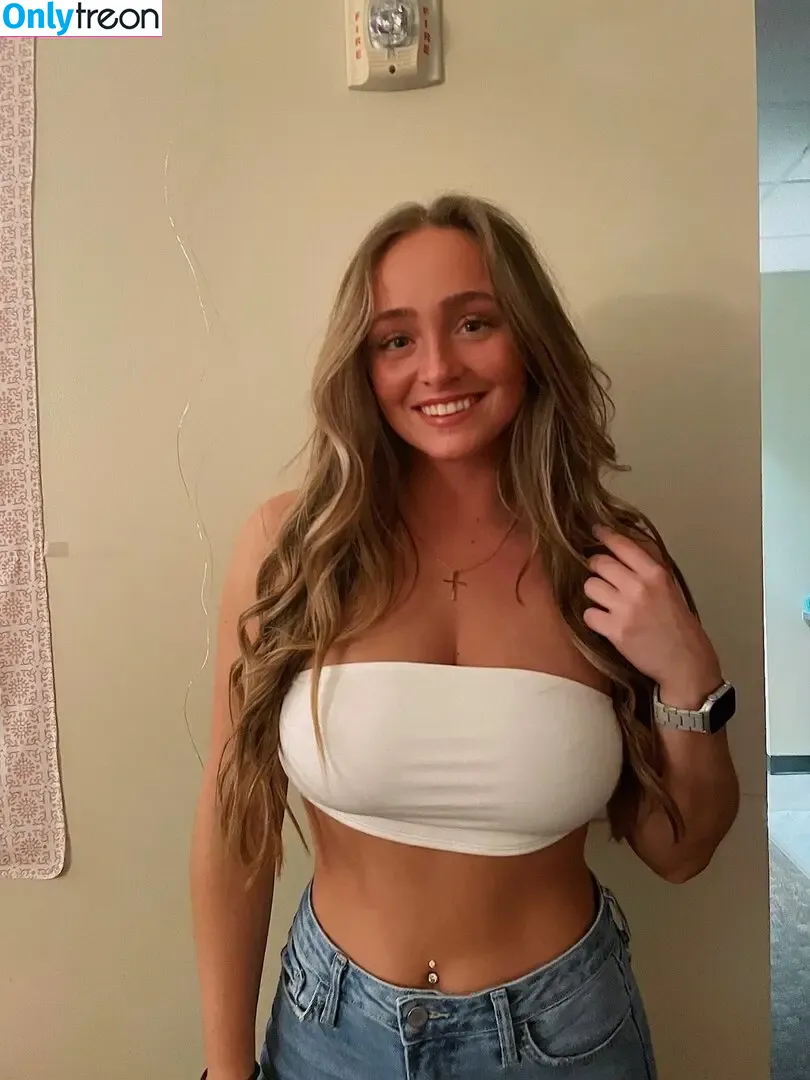 Sam Ahearn nude photo #0037 (samahearn_)