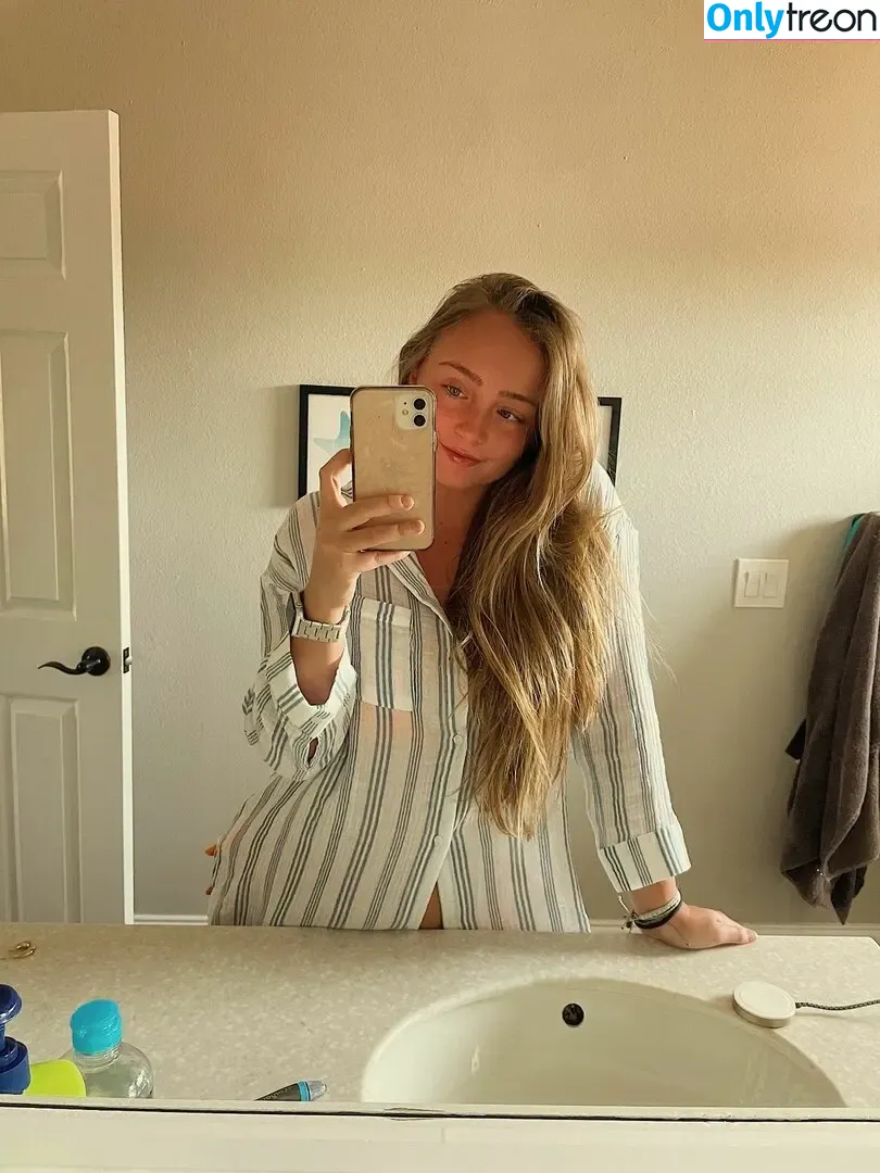 Sam Ahearn nude photo #0041 (samahearn_)