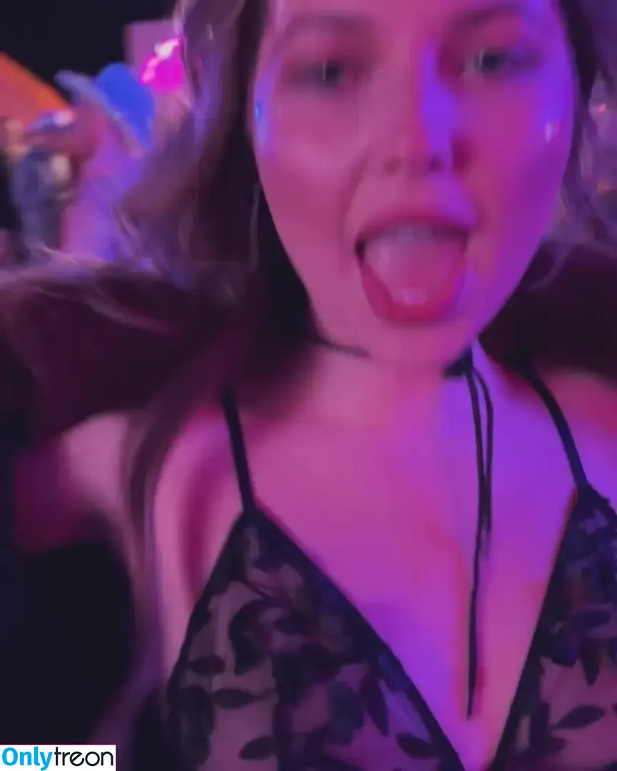 Samantha Hanratty голая photo #0007 (sammihanratty)