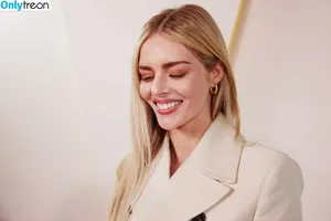 Samara Weaving / samweaving фото голая #0499