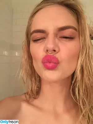 Samara Weaving / samweaving фото голая #0542