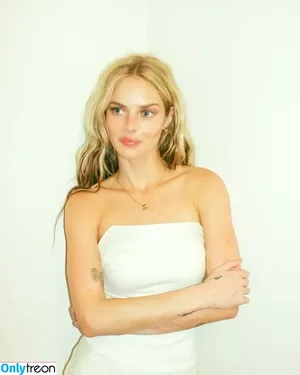 Samara Weaving / samweaving фото голая #0606