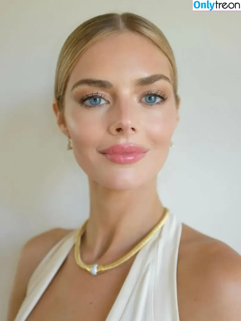 Samara Weaving nude photo #0985 (samweaving)