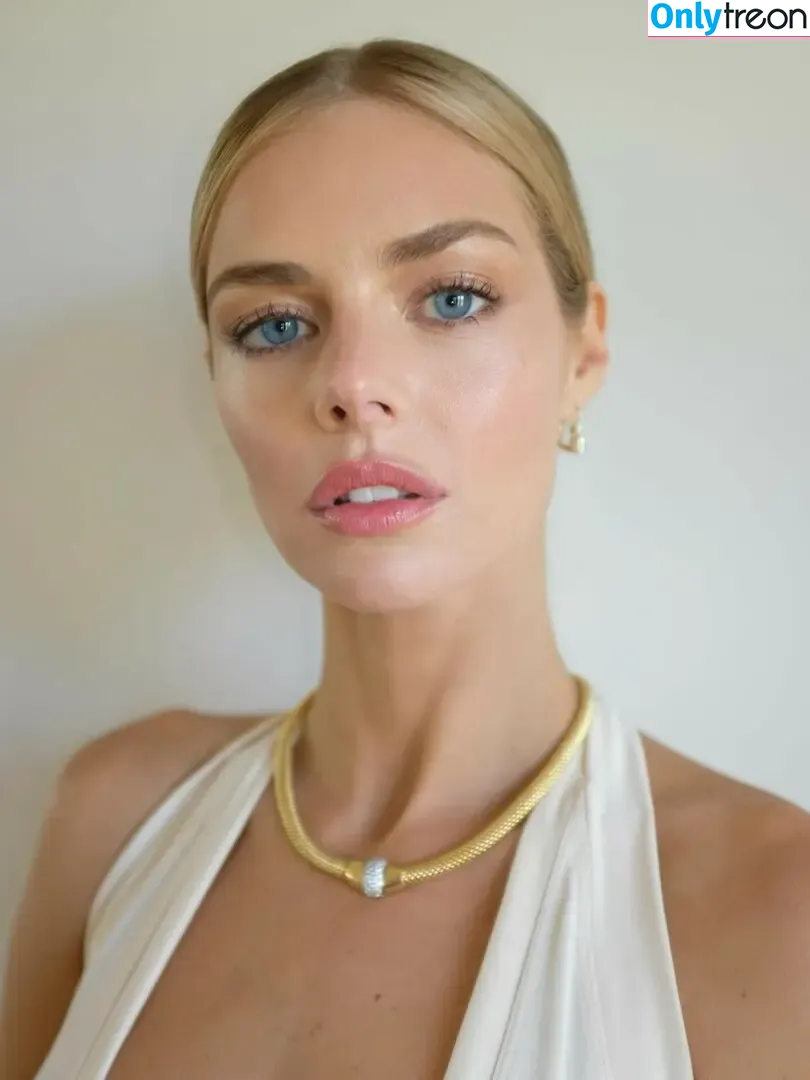 Samara Weaving nude photo #0986 (samweaving)