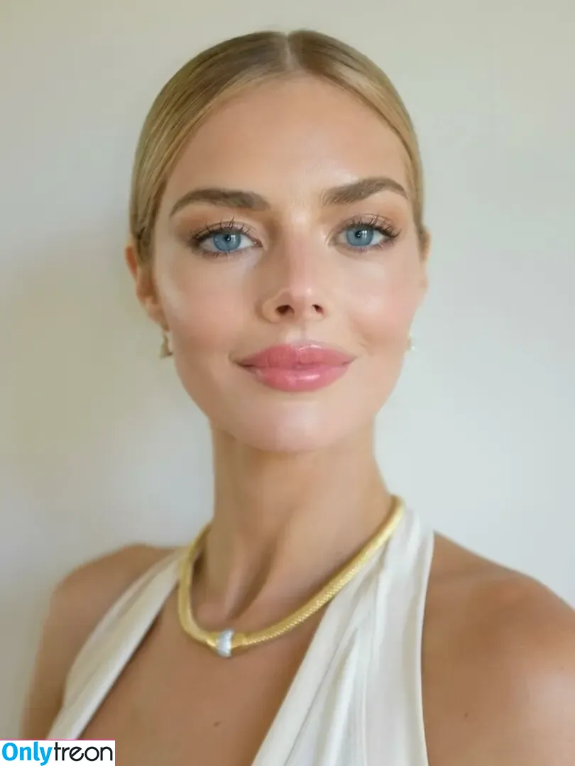 Samara Weaving nude photo #0987 (samweaving)