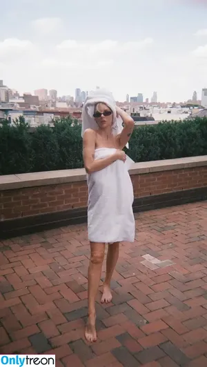 Samara Weaving / samweaving nude photo #1125