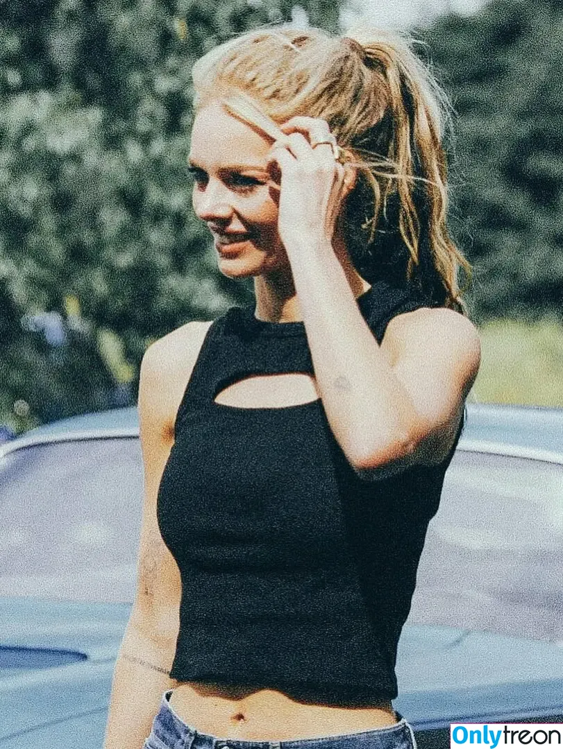 Samara Weaving голая photo #1028 (samweaving)