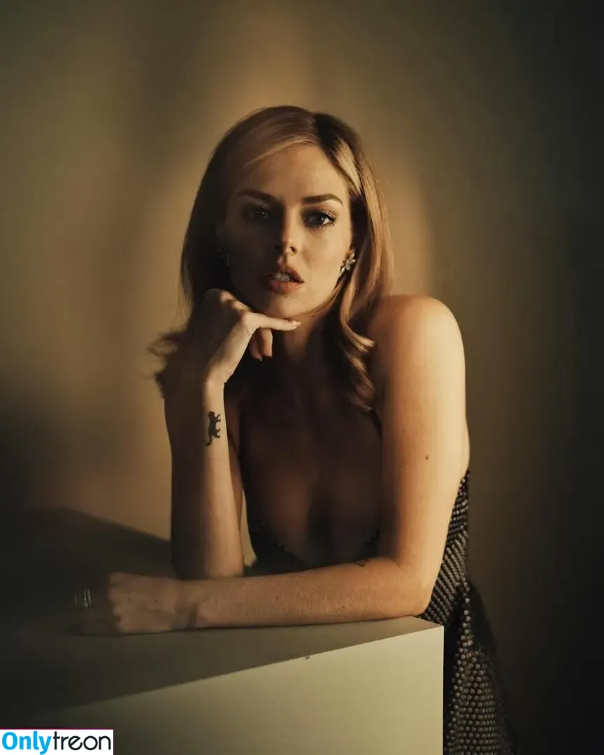 Samara Weaving nude photo #1106 (samweaving)