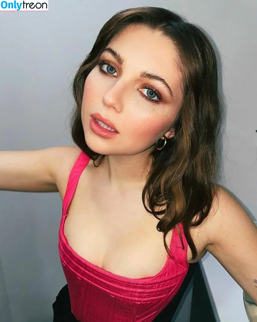 Sammi Hanratty nude photo #0235 (sammihanratty)