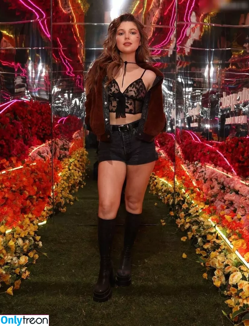 Sammi Hanratty nude photo #0414 (sammihanratty)