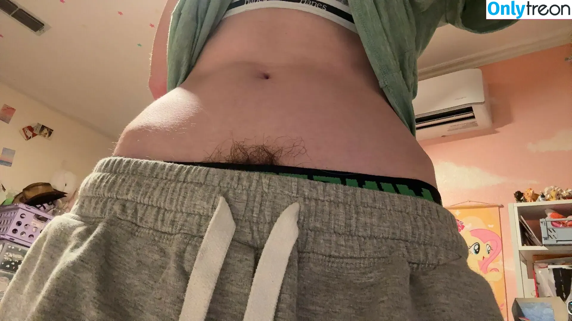 Sammynoodlesoup nude photo #0490 (thegoldengoddes / user)