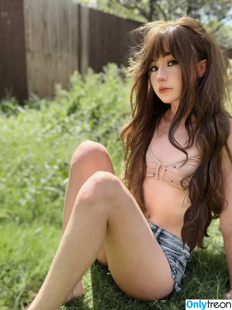 Sammynoodlesoup nude photo #0492 (thegoldengoddes / user)