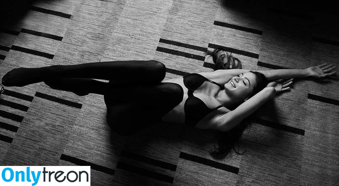 Sandra Dziwiszek голая photo #0012 (lillmisssandy / littlemisssandy)