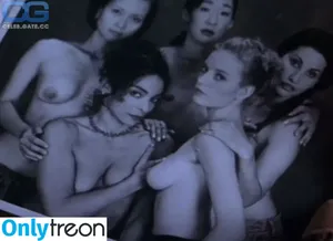 Sandra Oh / iamsandraohinsta nude photo #0011