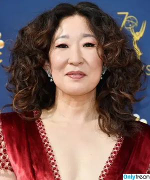 Sandra Oh / iamsandraohinsta nude photo #0015