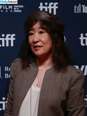Sandra Oh / iamsandraohinsta nude photo #0016