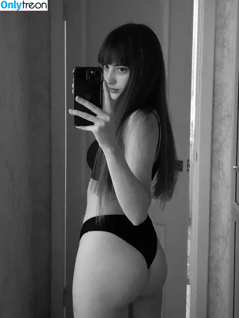 sansastark21 nude photo #0133 (sansa_stark2711)