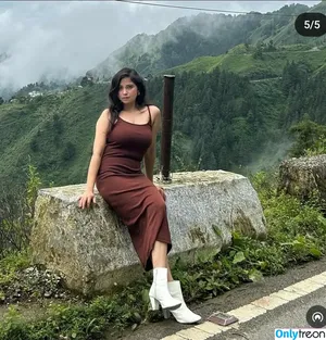 Santoormomrachna nude photo #0006