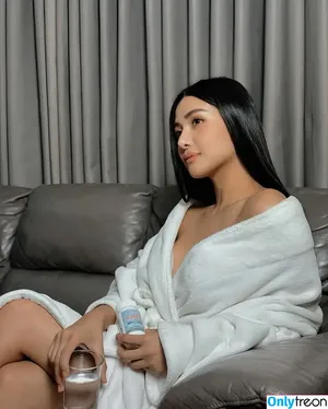 Sanya Lopez / sanyalopez nude photo #0003