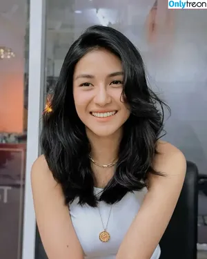 Sanya Lopez / sanyalopez nude photo #0004