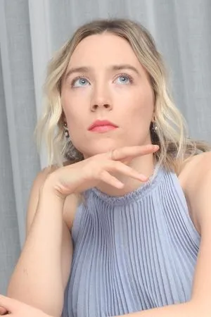 Saoirse Ronan / ronan.saoirse nude photo #0016