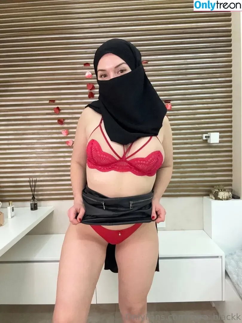 sara_blackk голая photo #0042 (sara_blackk)