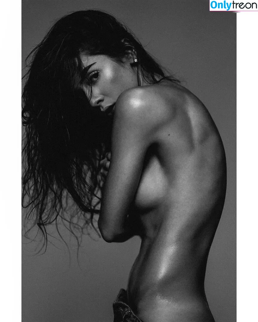 Sara Dokumaci nude photo #0016 (saradoku)