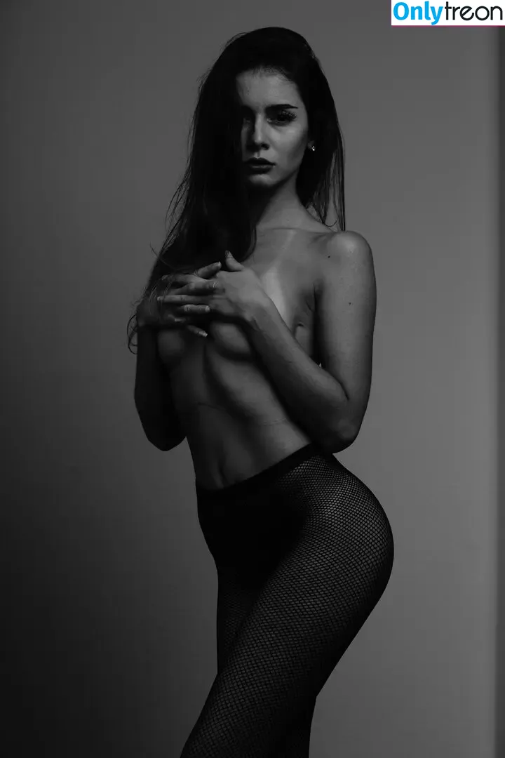 Sara Dokumaci nude photo #0022 (saradoku)