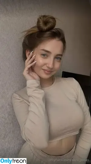 sara_jonas / babysaralux / mikahot69 / sara_jonas_official nude photo #0130