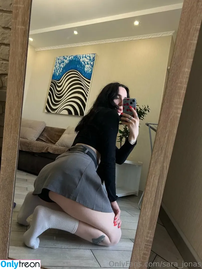 sara_jonas nude photo #0088 (babysaralux / mikahot69 / sara_jonas_official)