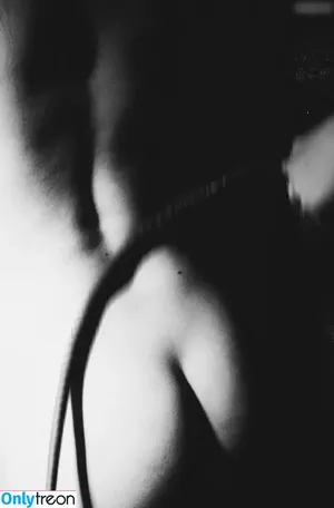  nude photo #0002