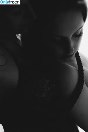  nude photo #0004