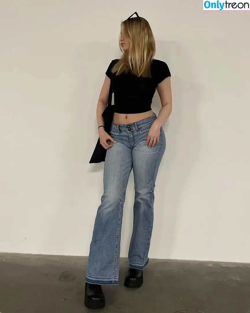 Sara Manner nude photo #0039 (sara.manner)