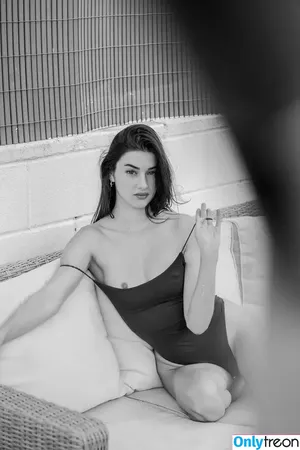 Sara Moratilla / Sara de Luz / SaraDeLuz / sara_mrtlla фото голая #0030