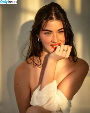 Sara Moratilla / Sara de Luz / SaraDeLuz / sara_mrtlla фото голая #0272